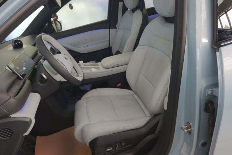 Used Nio ES6 2024 75 kWh Left Front Seat