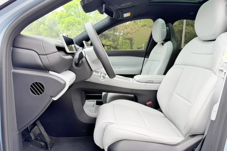Used Nio ES6 2024 75 kWh Left Front Seat