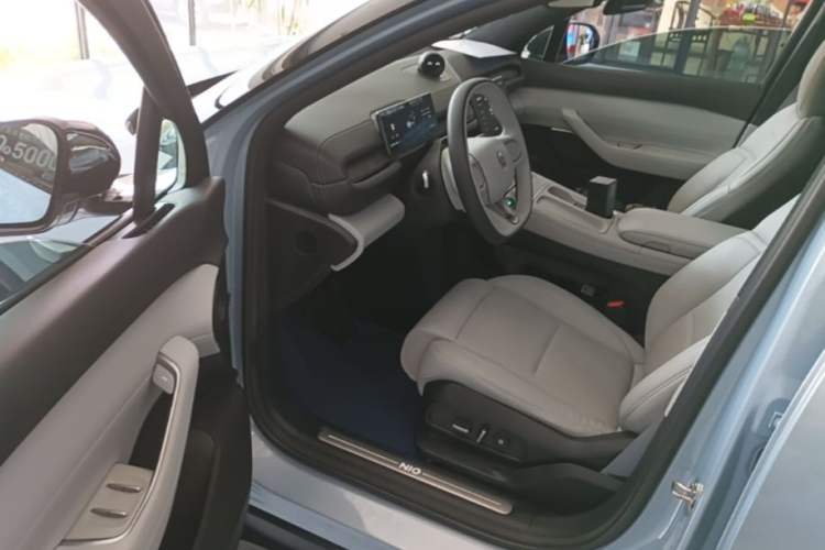 Used Nio ES6 2024 75 kWh Left Front Seat