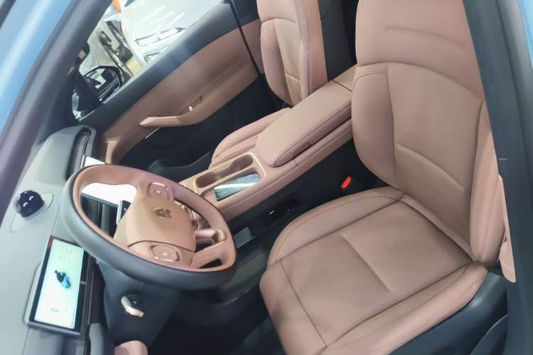 Used Nio ES6 2024 75 kWh Left Front Seat