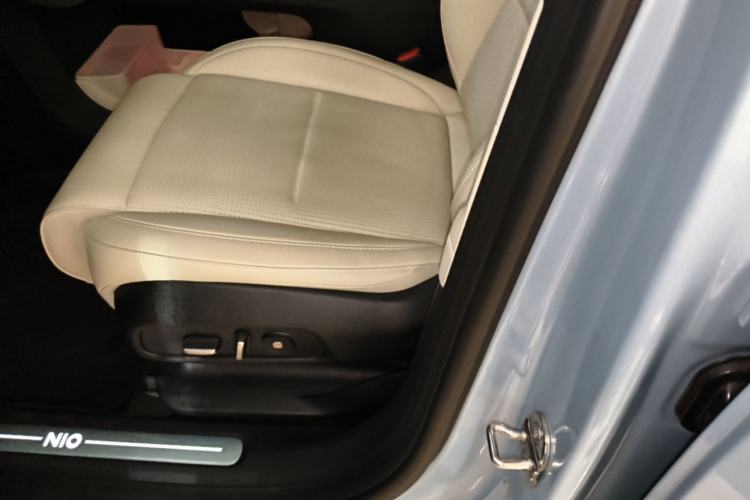 Used Nio ES6 2024 75 kWh Left Front Seat