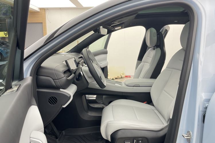 Used Nio ES6 2024 75 kWh Left Front Seat