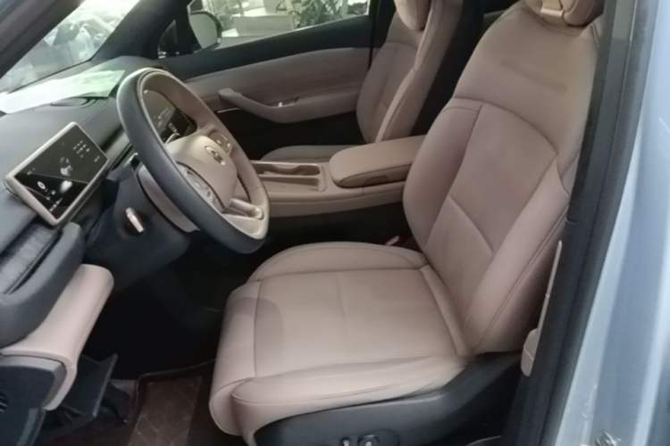 Used Nio ES6 2024 75 kWh Left Front Seat
