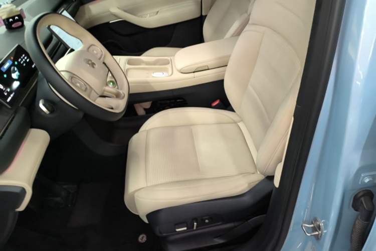 Used Nio ES6 2024 75 kWh Left Front Seat