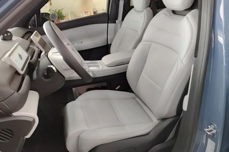 Used Nio ES6 2024 75 kWh Left Front Seat