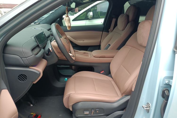 Used Nio ES6 2024 75 kWh Left Front Seat