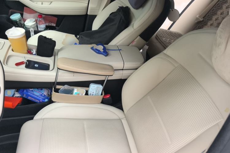 Used Nio ES6 2024 75 kWh Left Front Seat