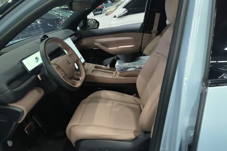 Used Nio ES6 2024 75 kWh Left Front Seat