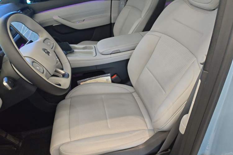 Used Nio ES6 2024 75 kWh Left Front Seat