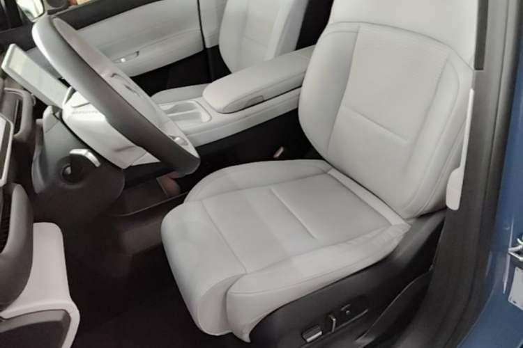 Used Nio ES6 2024 75 kWh Left Front Seat