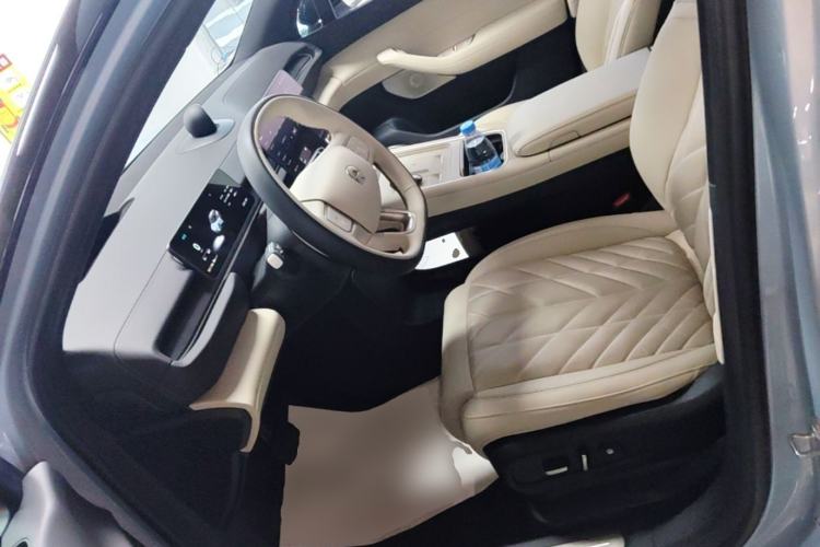 Used Nio ES6 2024 75 kWh Left Front Seat