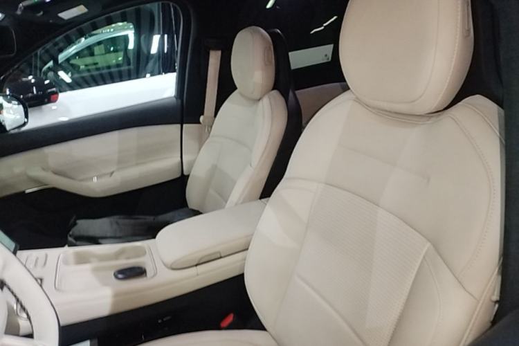 Used Nio ES6 2024 75 kWh Left Front Seat