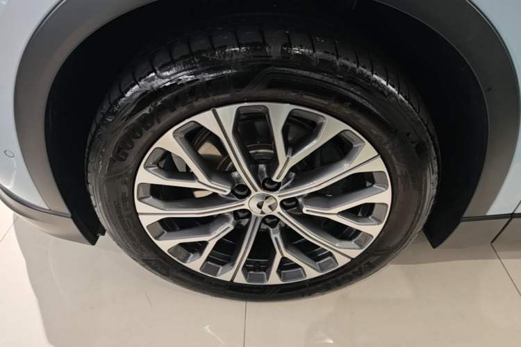 Used Nio ES6 2024 75 kWh Left Front Wheel Hub
