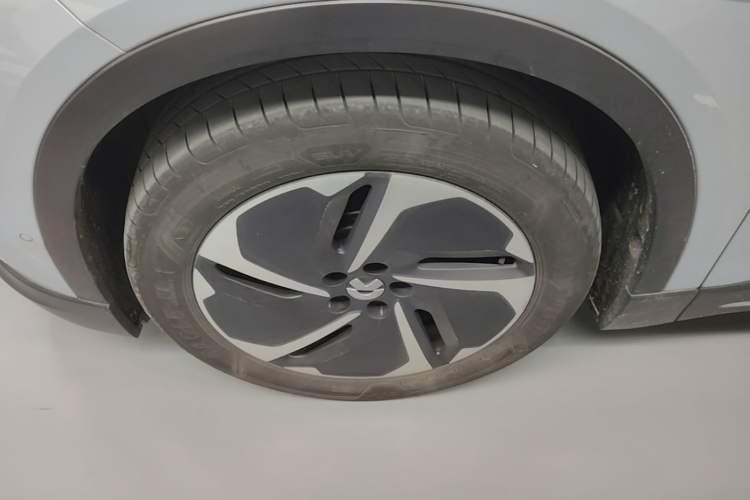 Used Nio ES6 2024 75 kWh Left Front Wheel Hub