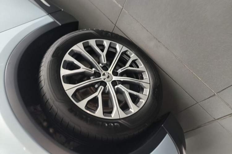 Used Nio ES6 2024 75 kWh Left Front Wheel Hub