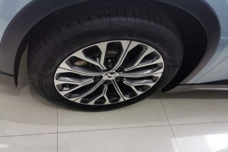 Used Nio ES6 2024 75 kWh Left Front Wheel Hub