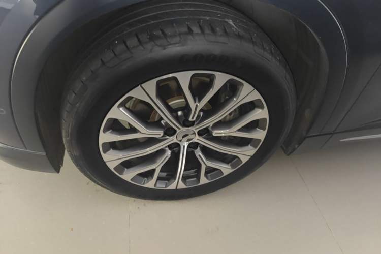 Used Nio ES6 2024 75 kWh Left Front Wheel Hub