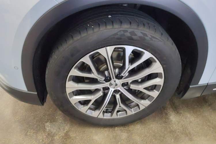 Used Nio ES6 2024 75 kWh Left Front Wheel Hub