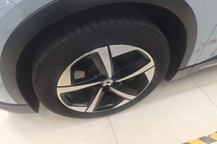 Used Nio ES6 2024 75 kWh Left Front Wheel Hub