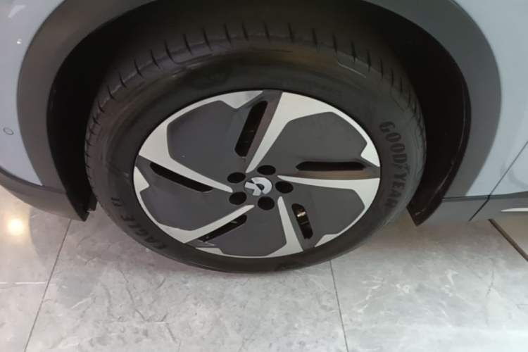 Used Nio ES6 2024 75 kWh Left Front Wheel Hub