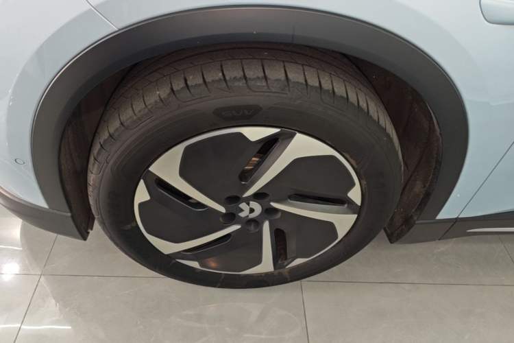 Used Nio ES6 2024 75 kWh Left Front Wheel Hub