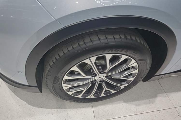 Used Nio ES6 2024 75 kWh Left Front Wheel Hub