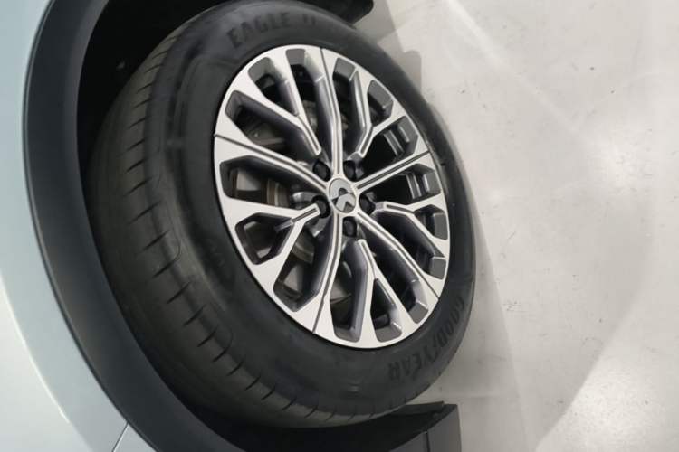 Used Nio ES6 2024 75 kWh Left Front Wheel Hub