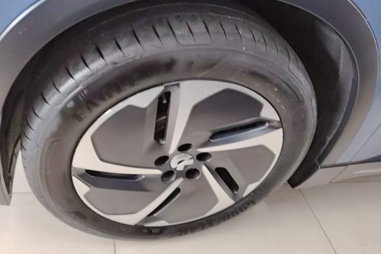 Used Nio ES6 2024 75 kWh Left Front Wheel Hub
