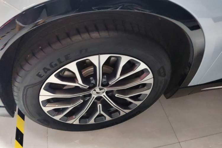 Used Nio ES6 2024 75 kWh Left Front Wheel Hub