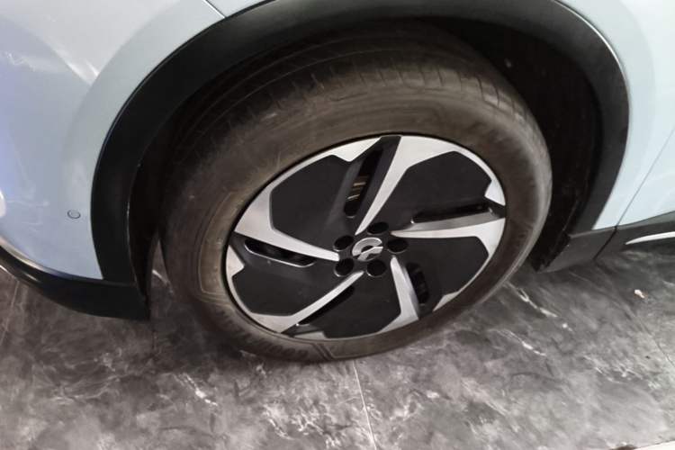 Used Nio ES6 2024 75 kWh Left Front Wheel Hub