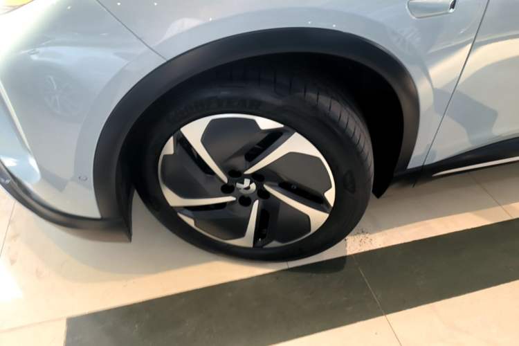 Used Nio ES6 2024 75 kWh Left Front Wheel Hub