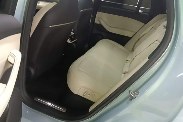 Used Nio ES6 2024 75 kWh Left Rear Seat