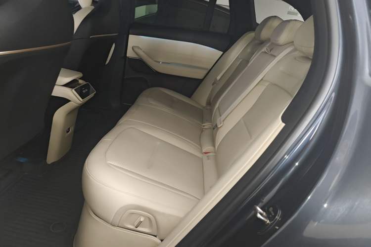 Used Nio ES6 2024 75 kWh Left Rear Seat