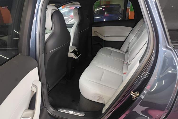 Used Nio ES6 2024 75 kWh Left Rear Seat