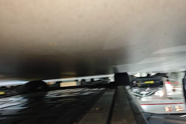 Used Nio ES6 2024 75 kWh Left Side Sill