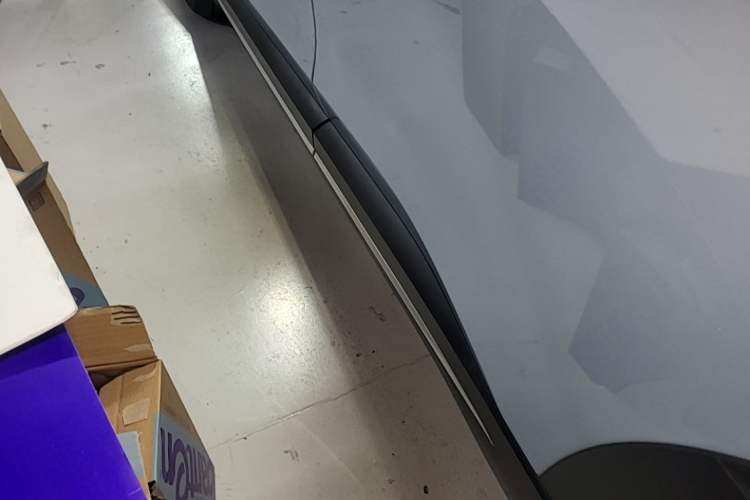 Used Nio ES6 2024 75 kWh Left Side Sill
