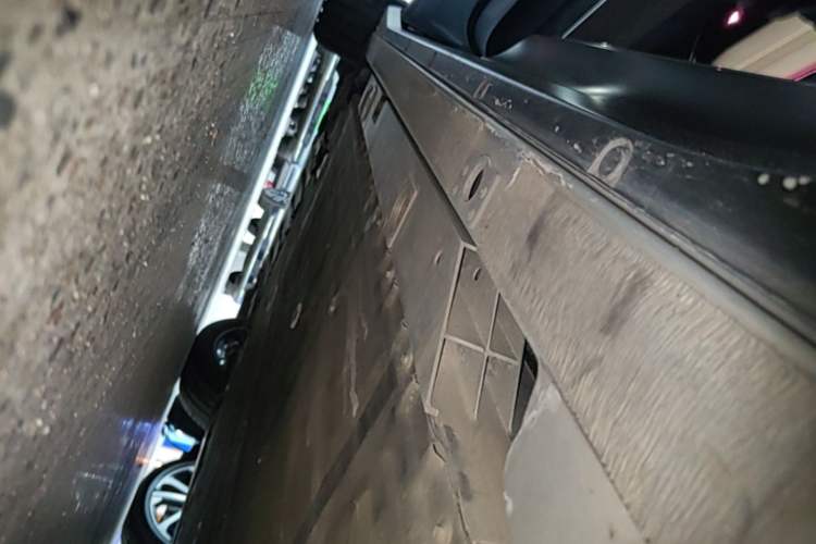 Used Nio ES6 2024 100kWh Left Side Sill
