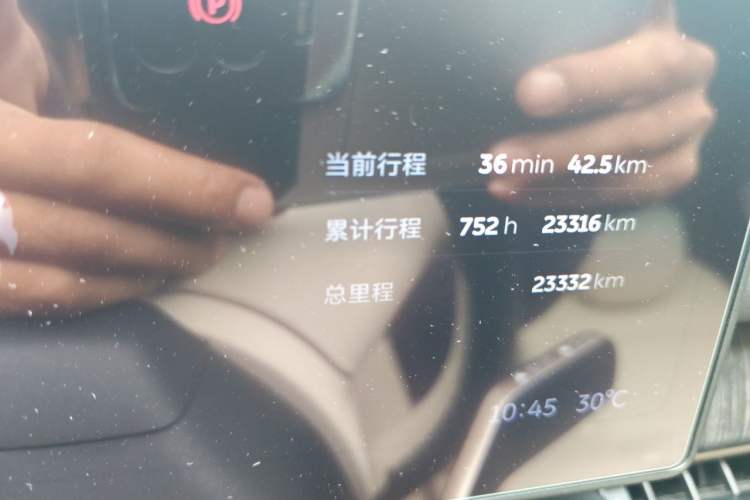 Used Nio ES6 2024 75 kWh Odometer Close Up