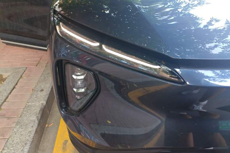 Used Nio ES6 2024 75 kWh Right Front Headlight