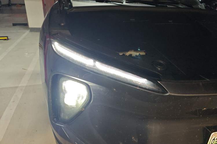 Used Nio ES6 2024 75 kWh Right Front Headlight