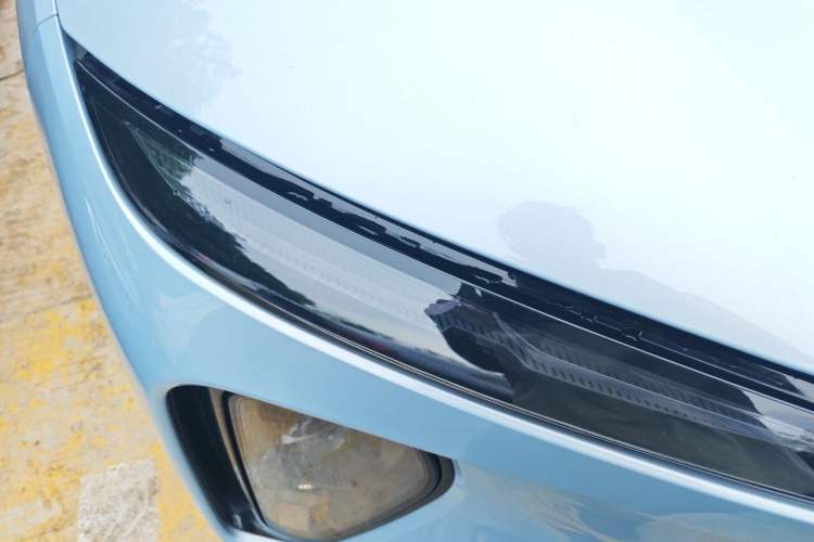 Used Nio ES6 2024 75 kWh Right Front Headlight