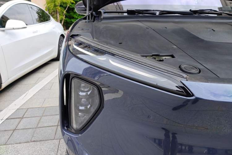 Used Nio ES6 2024 75 kWh Right Front Headlight