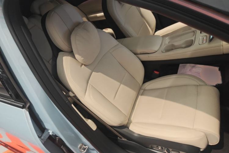 Used Nio ES6 2024 75 kWh Right Front Seat