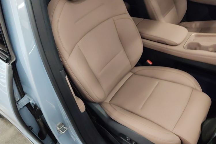 Used Nio ES6 2024 75 kWh Right Front Seat