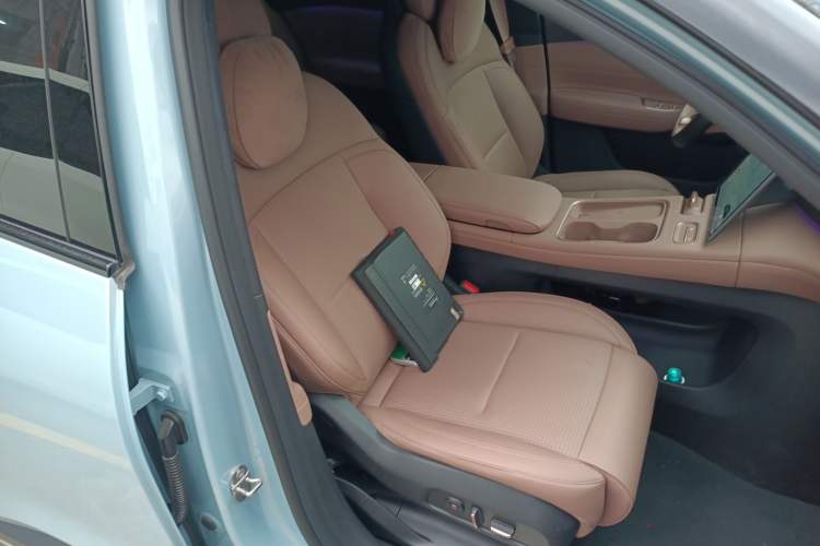 Used Nio ES6 2024 75 kWh Right Front Seat