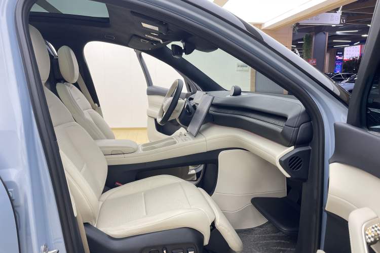 Used Nio ES6 2024 100kWh Right Front Seat