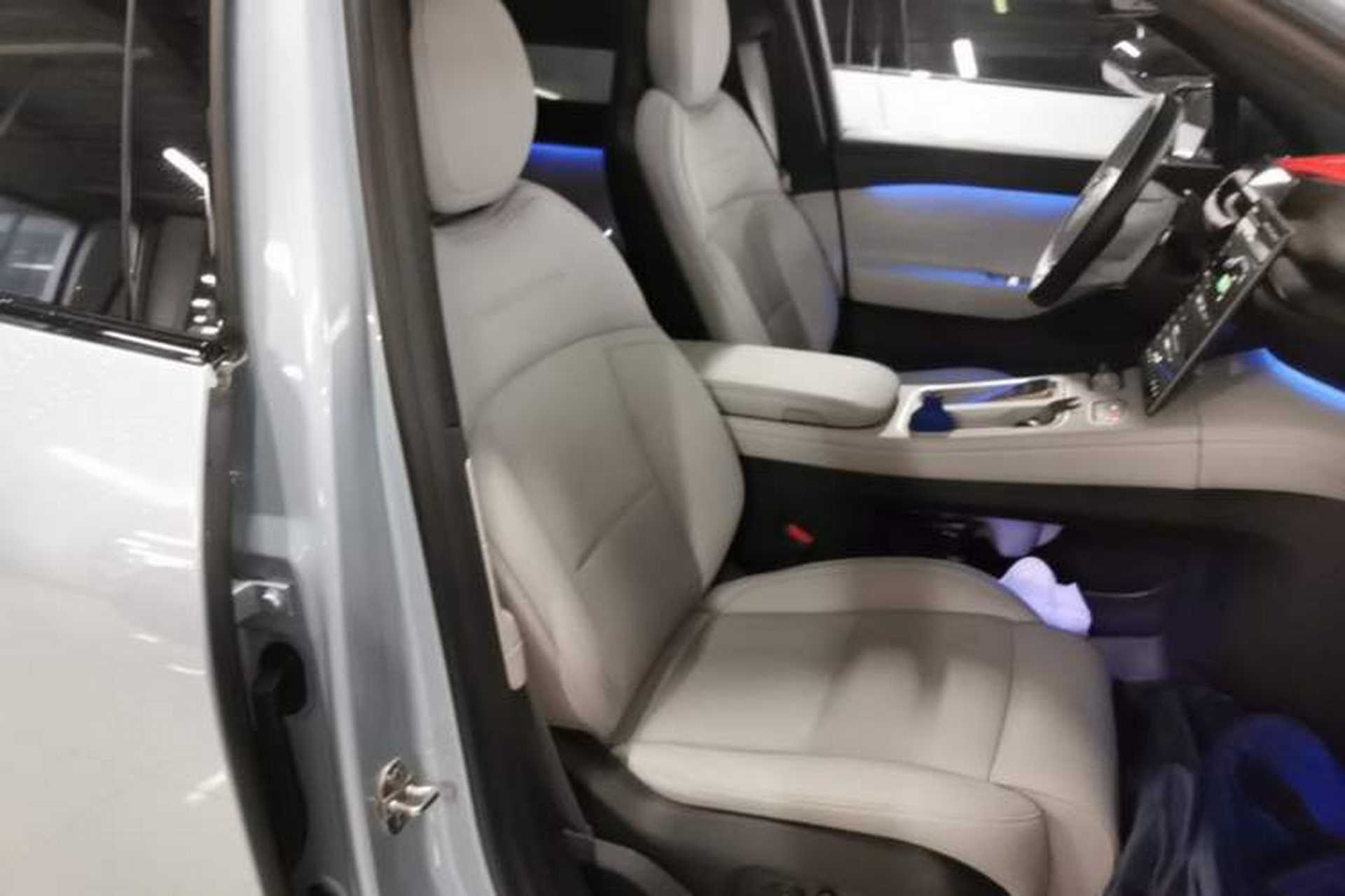 Used Nio ES6 2024 75 kWh Right Front Seat