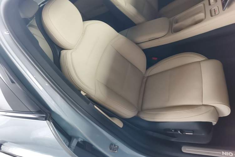 Used Nio ES6 2024 75 kWh Right Front Seat