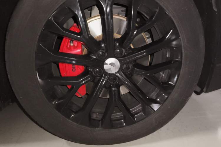 Used Nio ES6 2024 75 kWh Right Front Wheel Hub