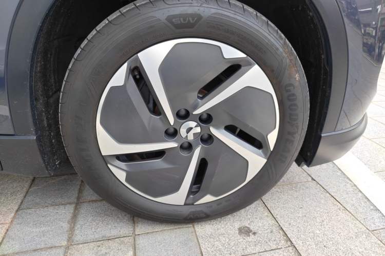 Used Nio ES6 2024 75 kWh Right Front Wheel Hub